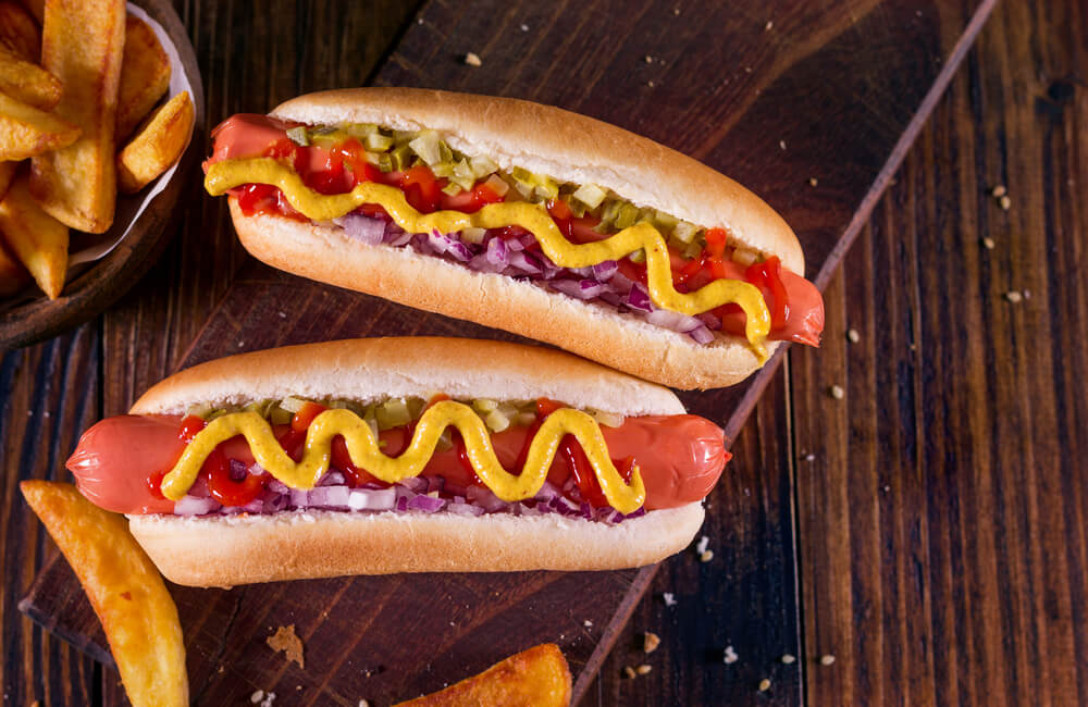 can pregnant women eat hot dogs